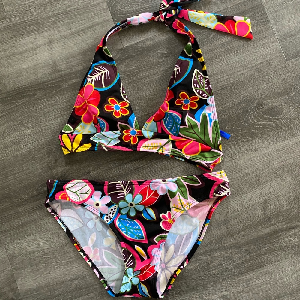 Prestige Halter top floral pattern bikini